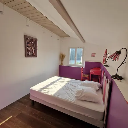Casa de Férias Maison Au Bord De L'eau Saint-Priest-la-Roche
