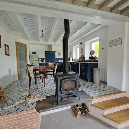 Maison Au Bord De L'eau
